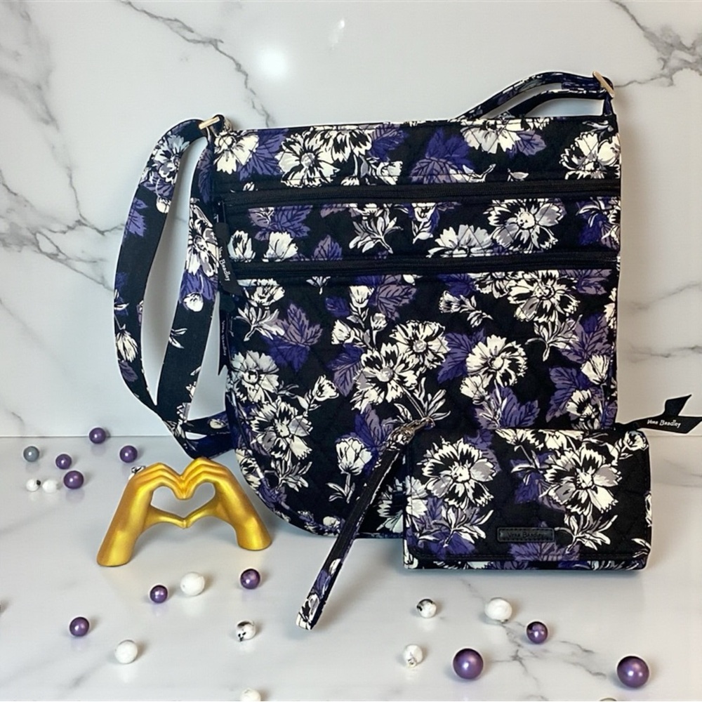 💜🖤VERA BRADLEY💜🖤Frosted Floral Triple Zip Hipster & RFID Wallet/Wristlet/NWOT